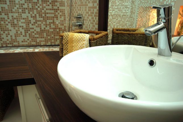 Time For Bathroom Remodeling? Tips For Choosing Fixtures